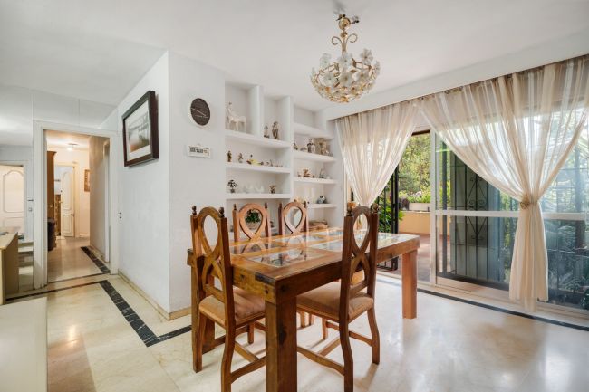 Spacious Four-Bedroom Flat to reform in Prime Marbella Location