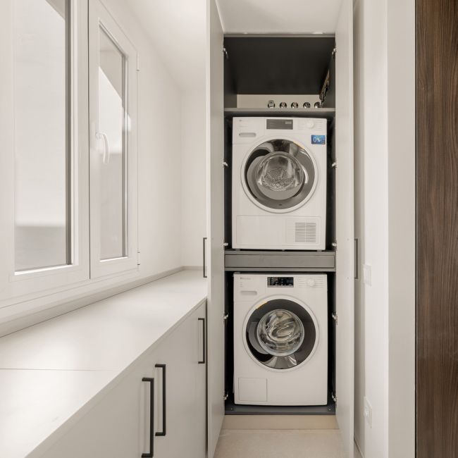 Vakker, renovert, tre soverom penthouse ligger i Prestigious Beachfront Community Bahia del Velerin, Estepona.