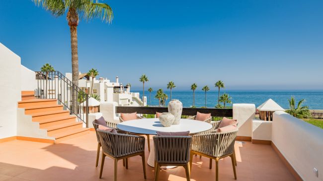Luxuriöses Penthouse direkt am Strand, nahe Estepona-Stadt!