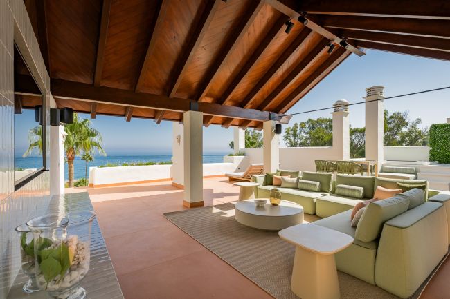 Luksuriøs toppleilighet ved stranden nær Estepona sentrum!