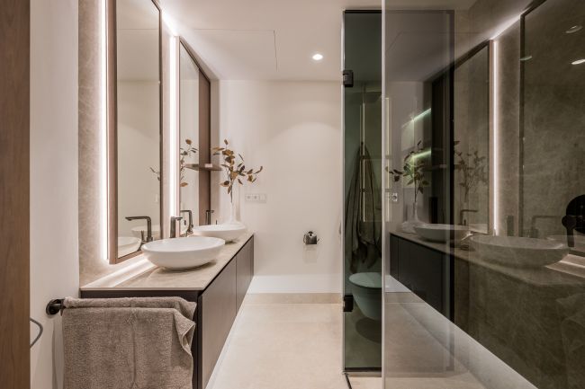 Fantastisk, nylig renovert leilighet på stranden nær Estepona sentrum!