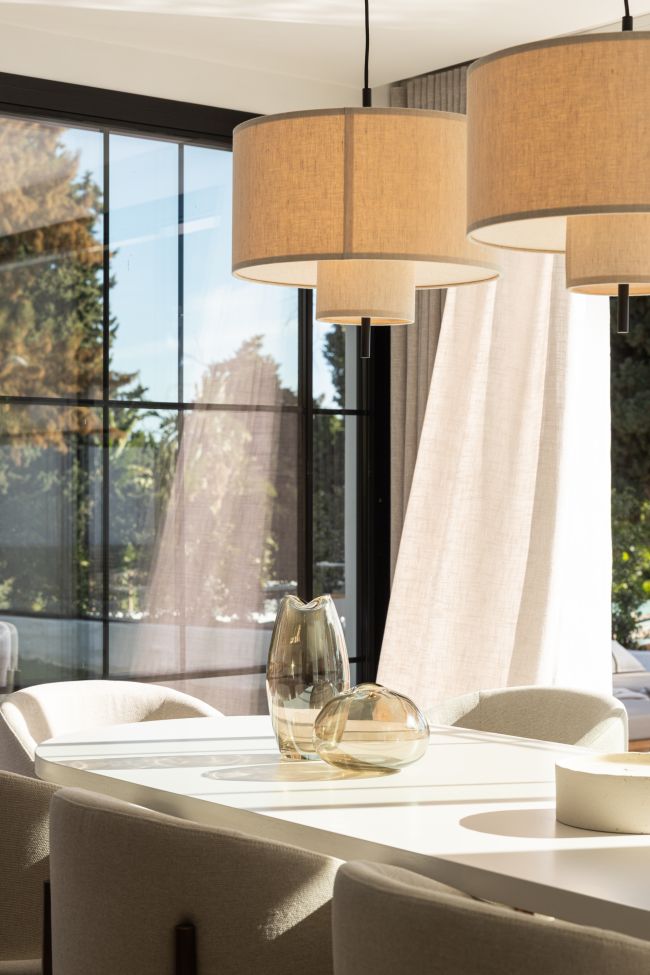 Delvis frittstående villa til salgs i Peñablanca, Nueva Andalucia