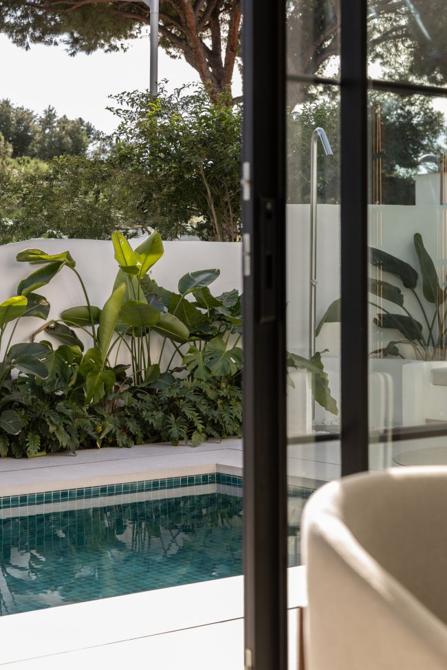 Delvis frittstående villa til salgs i Peñablanca, Nueva Andalucia