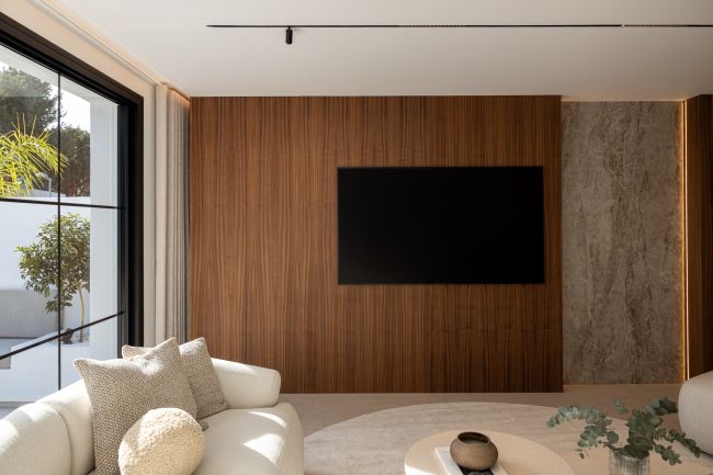 Delvis frittstående villa til salgs i Peñablanca, Nueva Andalucia