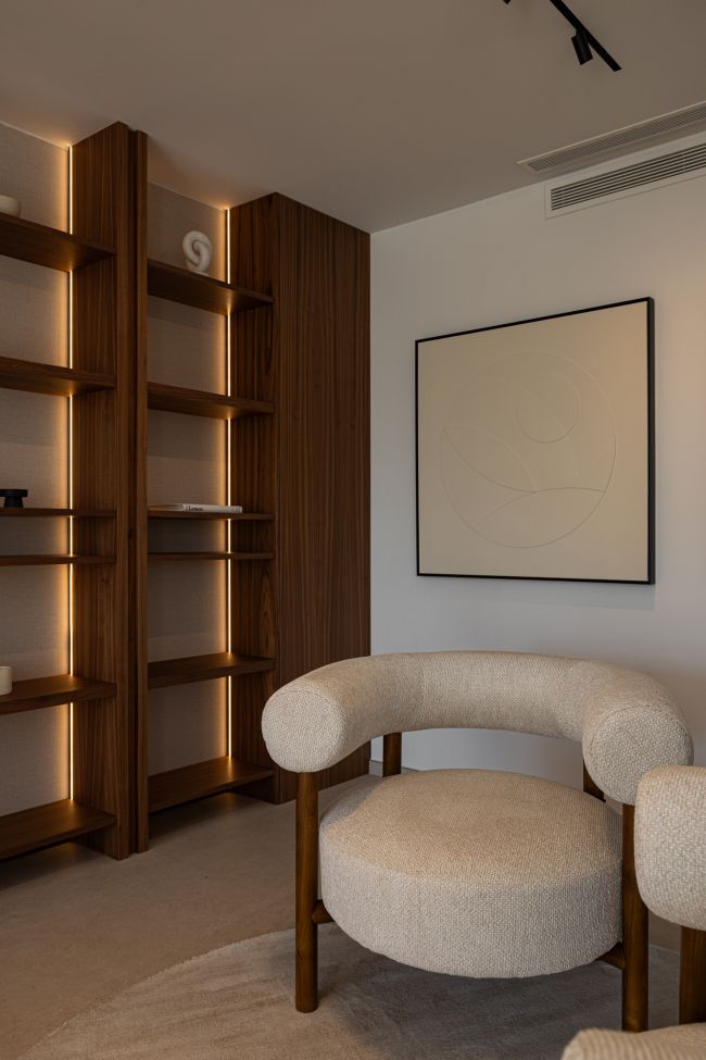 Delvis frittstående villa til salgs i Peñablanca, Nueva Andalucia