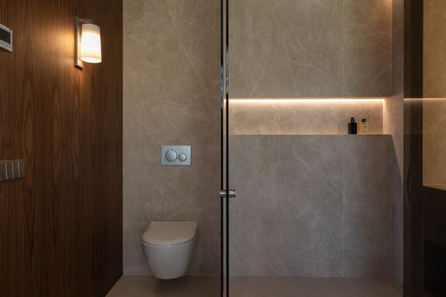 Delvis frittstående villa til salgs i Peñablanca, Nueva Andalucia