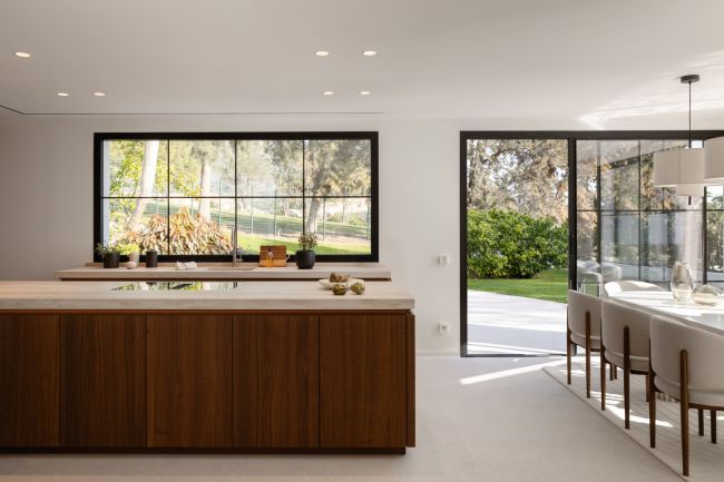 Delvis frittstående villa til salgs i Peñablanca, Nueva Andalucia