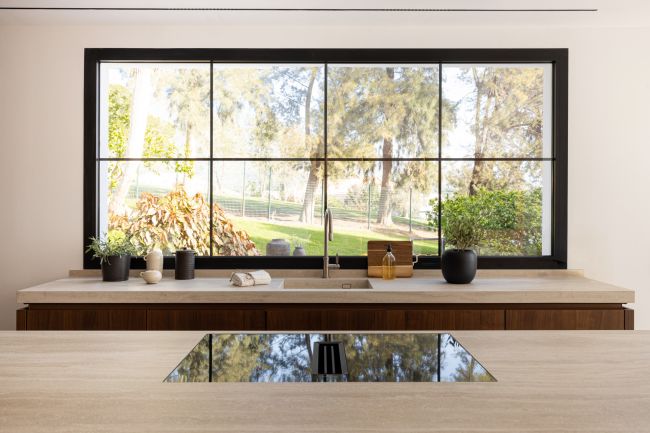 Delvis frittstående villa til salgs i Peñablanca, Nueva Andalucia