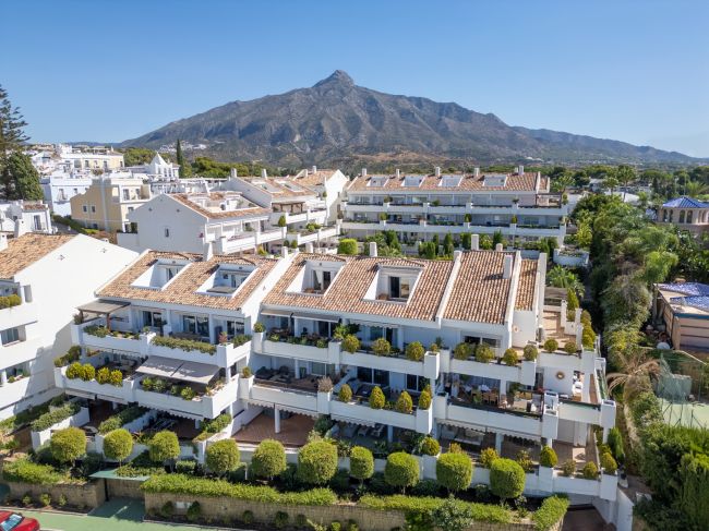 Exclusive Duplex Penthouse in Nueva Andalucía