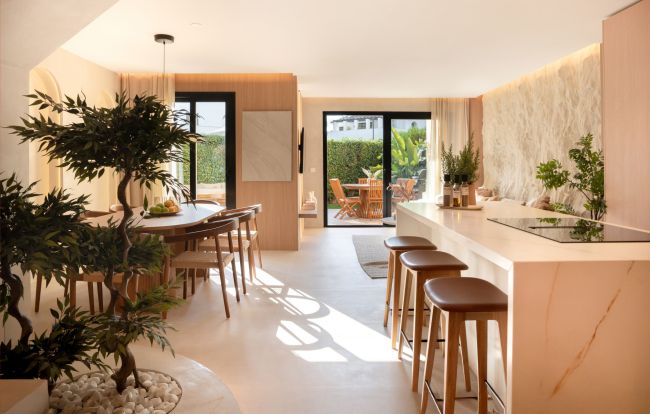 Reihenhaus zu verkaufen in Azalea Beach, Marbella - Puerto Banus