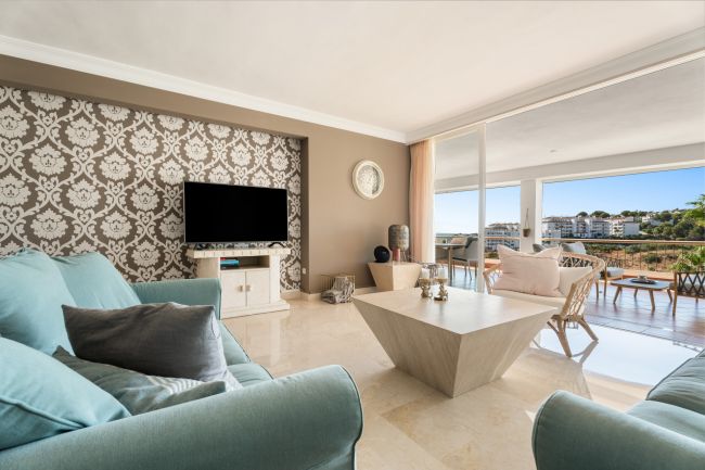 Bright and Spacious 3 Bed Corner Apartment with Stunning Views, Private Terrace and Premium Facilities