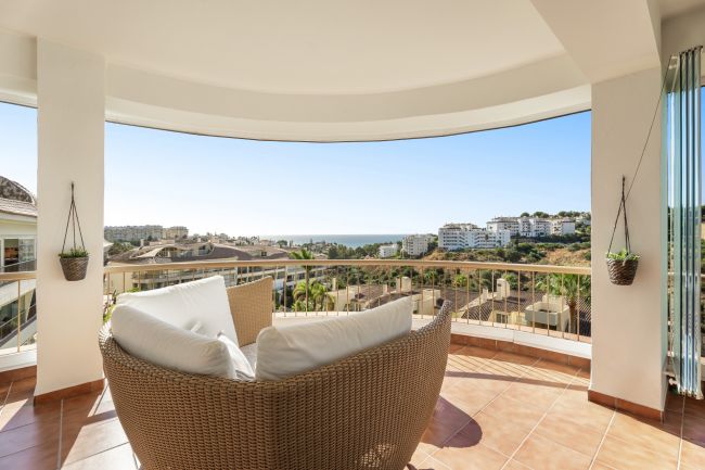 Bright and Spacious 3 Bed Corner Apartment with Stunning Views, Private Terrace and Premium Facilities