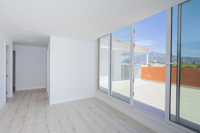 Renovert leilighet med terrasse og utsikt, minutter fra stranden i San Pedro.