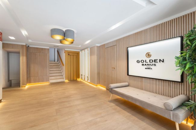 Moderne Leilighet på Bakkeplan i Nueva Andalucia med Fantastisk Utsikt