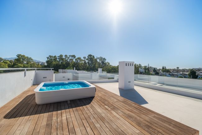 Stunning Villa in El Paraiso, Estepona