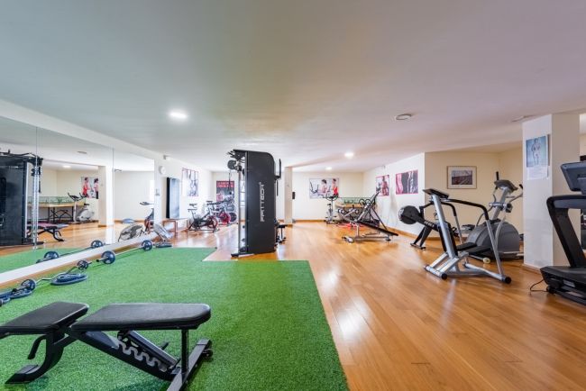 Nydelig leilighet med stor solrik terrasse og hage i pupulært innegjerdet anlegg!