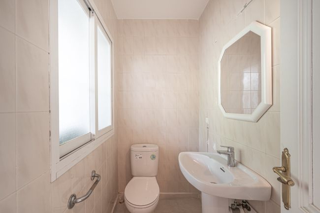 Romslig vestvendt rekkehus i La Quinta Golf, kun få skritt fra klubbhuset