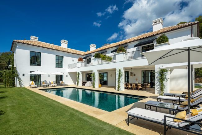 Casa Angelico in Cascada de Camoján offers timeless elegance, panoramic Mediterranean views, and luxury living in Marbella’s most exclusive enclave.