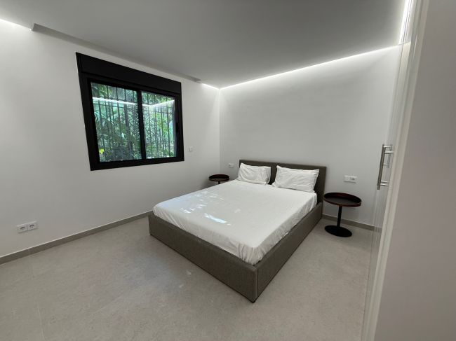 Leilighet på grunnplan til salgs i Alhambra del Golf, Estepona Øst