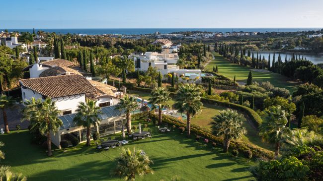 Villa til salgs i Los Flamingos, Benahavis