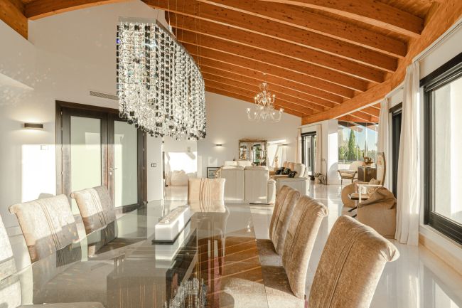 Villa til salgs i Los Flamingos, Benahavis