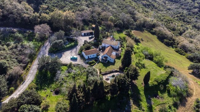 FINCA - VILLA - HOTEL - I CASARES - COSTA DEL SOL