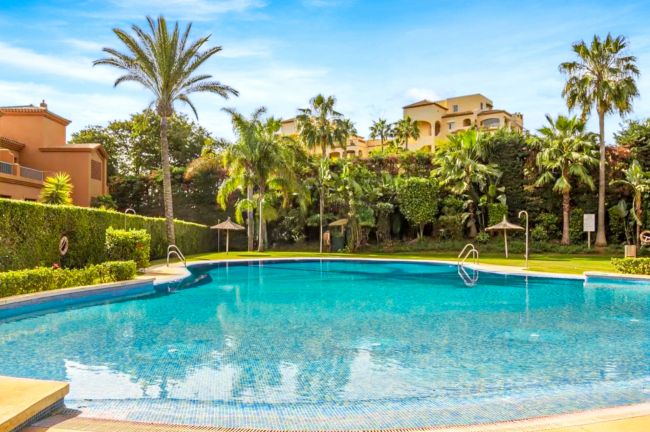 Wonderful to-roms leilighet i 1. etasje ligger i den ettertraktede gated community of Benatalaya.