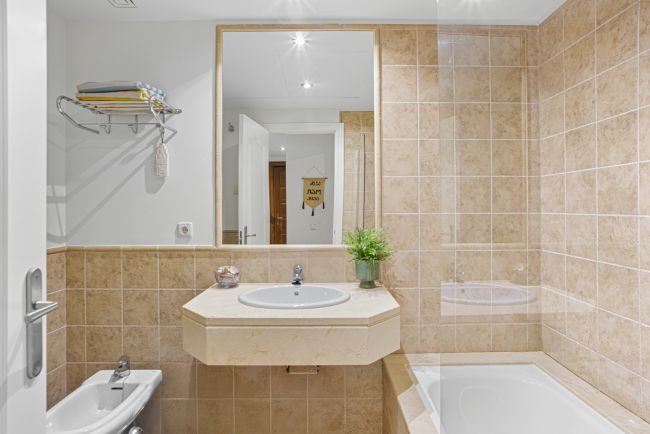 Wonderful to-roms leilighet i 1. etasje ligger i den ettertraktede gated community of Benatalaya.