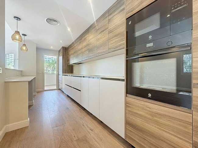 Leilighet på grunnplan til salgs i Estepona Puerto, Estepona by