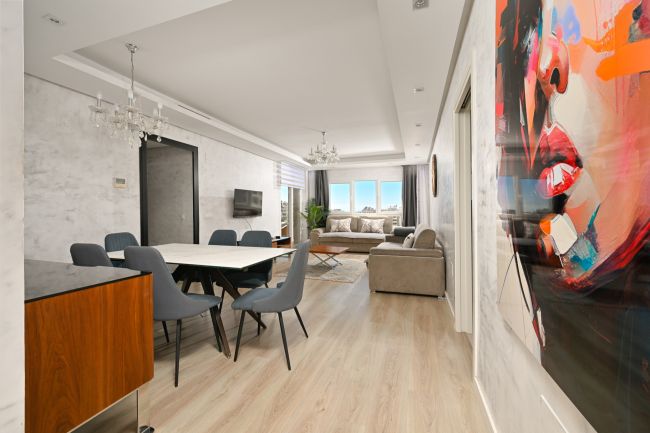 Unique Opportunity! 2-Bedroom Apartment for Sale in Nueva Andalucia