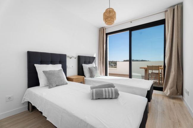 Spacious New Build 4-Bedroom Apartment with Panoramic Views – Navigolf Suites, La Cala de Mijas