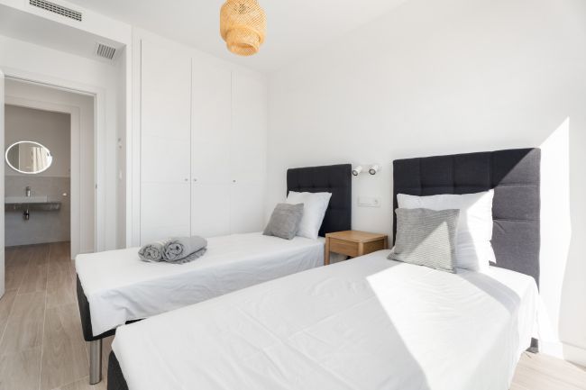 Spacious New Build 4-Bedroom Apartment with Panoramic Views – Navigolf Suites, La Cala de Mijas