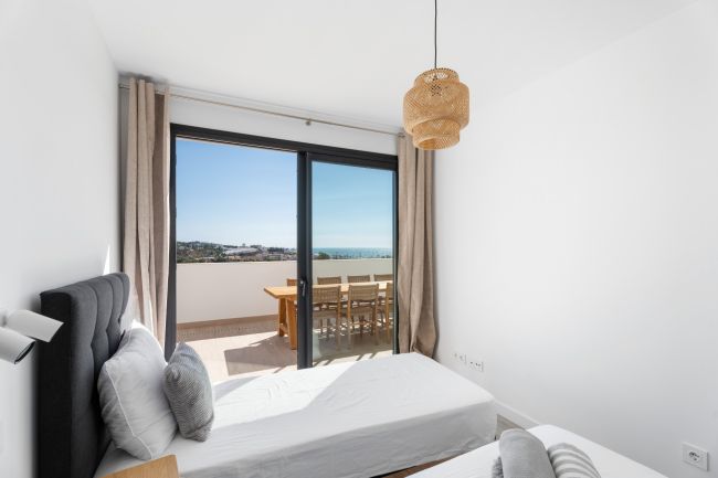 Spacious New Build 4-Bedroom Apartment with Panoramic Views – Navigolf Suites, La Cala de Mijas