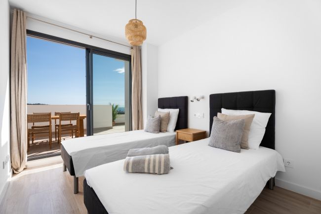 Spacious New Build 4-Bedroom Apartment with Panoramic Views – Navigolf Suites, La Cala de Mijas