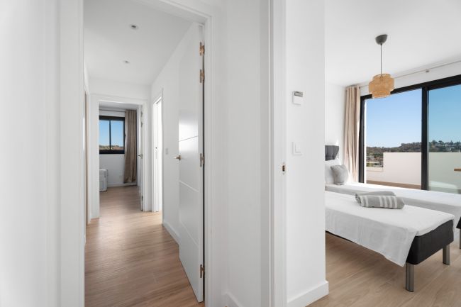 Spacious New Build 4-Bedroom Apartment with Panoramic Views – Navigolf Suites, La Cala de Mijas