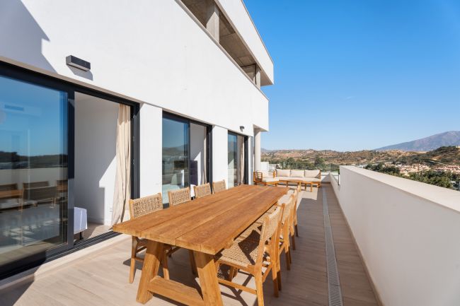 Spacious New Build 4-Bedroom Apartment with Panoramic Views – Navigolf Suites, La Cala de Mijas