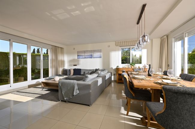 Sjarmerende tomannsbolig med 3 soverom og privat hage