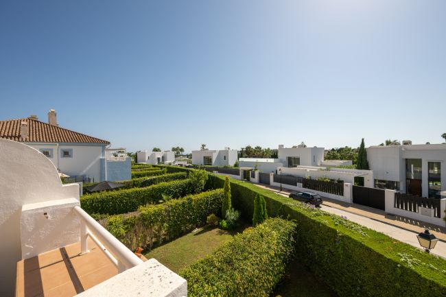 Sjarmerende tomannsbolig med 3 soverom og privat hage