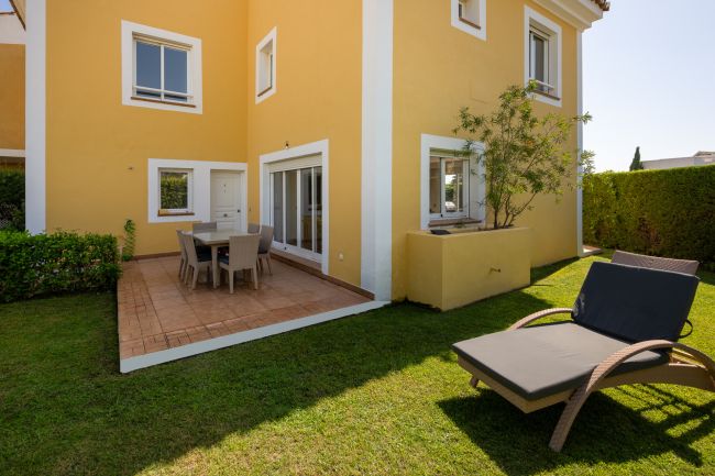 Sjarmerende tomannsbolig med 3 soverom og privat hage