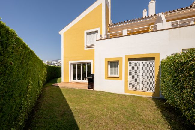 Sjarmerende tomannsbolig med 3 soverom og privat hage