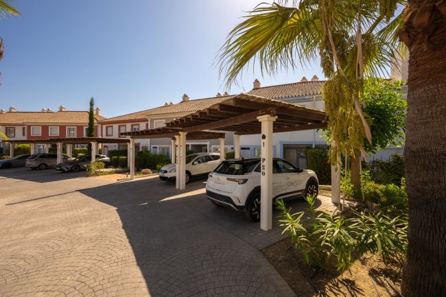 Sjarmerende tomannsbolig med 3 soverom og privat hage