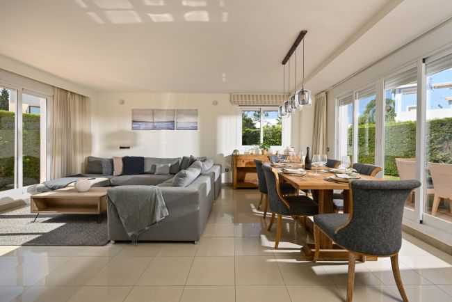 Sjarmerende tomannsbolig med 3 soverom og privat hage