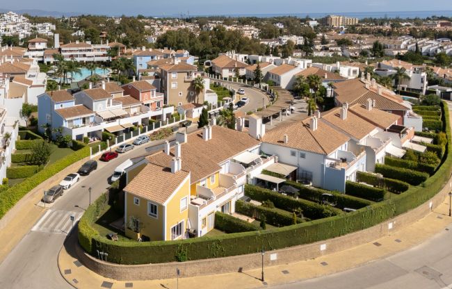 Sjarmerende tomannsbolig med 3 soverom og privat hage