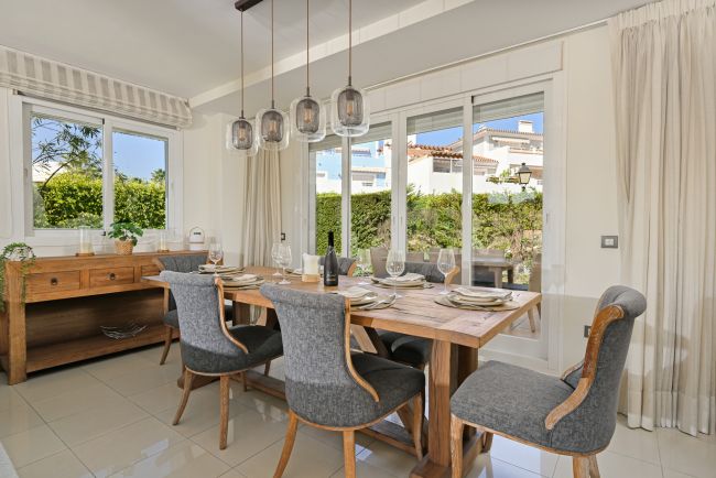 Sjarmerende tomannsbolig med 3 soverom og privat hage