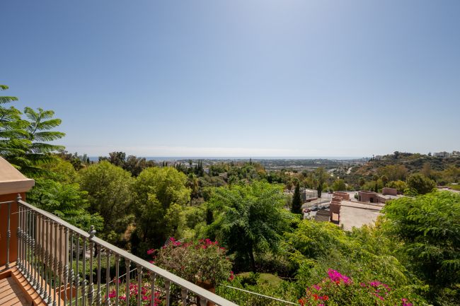 Eksklusiv 3-roms leilighet med panoramautsikt og stor privat garasje