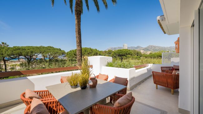 FIRST LINE BEACH RESIDENCE - 6 BEDROOMS