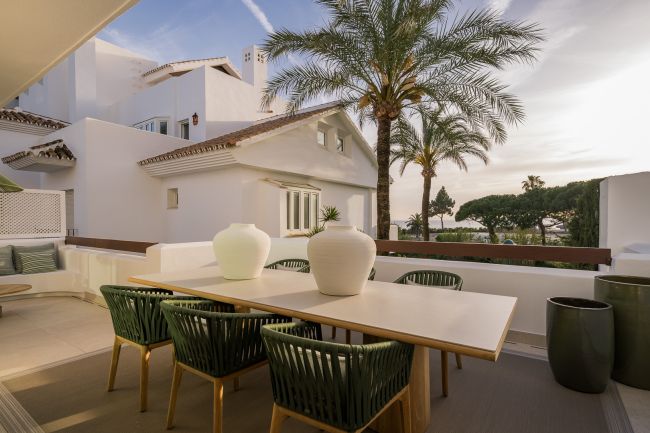 FIRST LINE BEACH RESIDENCE - 6 BEDROOMS