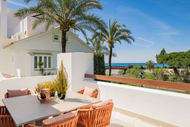 FIRST LINE BEACH RESIDENCE - 6 BEDROOMS