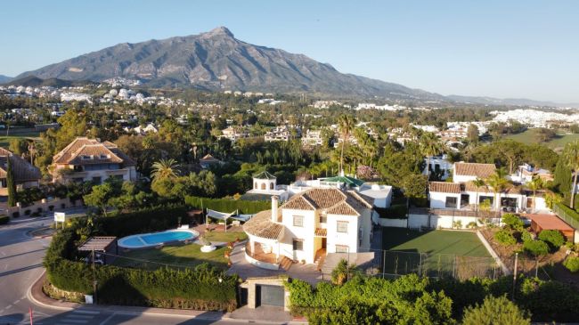 Villa – Chalet i Nueva Andalucía, Costa del Sol