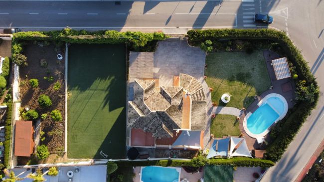 Villa – Chalet in Nueva Andalucía, Costa del Sol